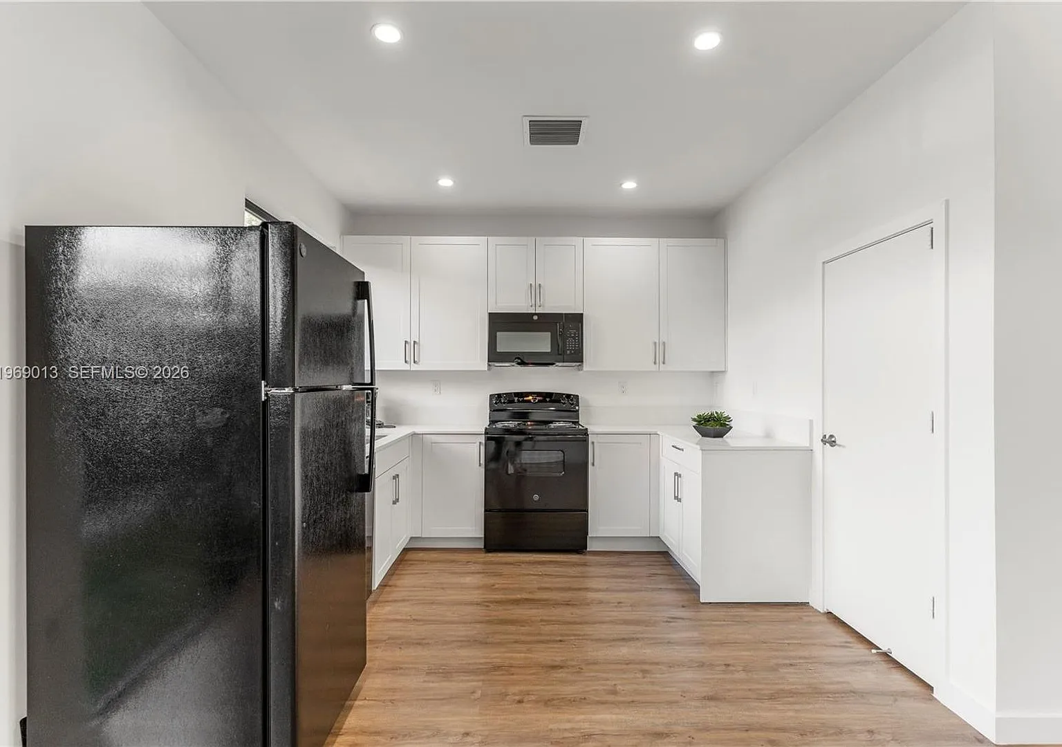 400 SW 1st Street 1, Florida City, FL 33034 — Photo 1