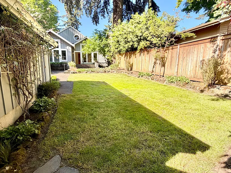 172 Middlecrest Rd — Photo 51