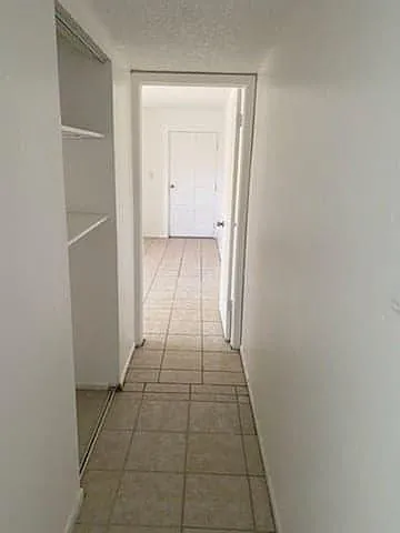 108 SW Lincoln Cir N #1 — Photo 3
