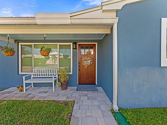 3rd image of 2093 S Suzanne Circle