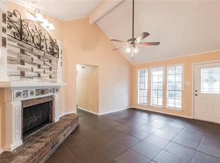 110 Mesa Dr, Glenn Heights, TX 75154