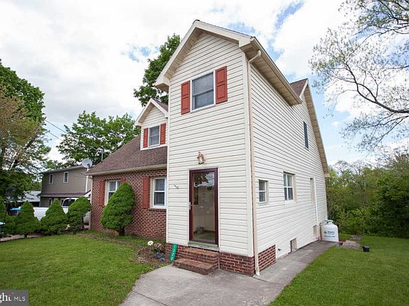 2nd image of 1320 N Browns Dam Dr