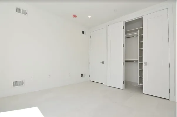 Rented by Elite NY Holdings | media 55