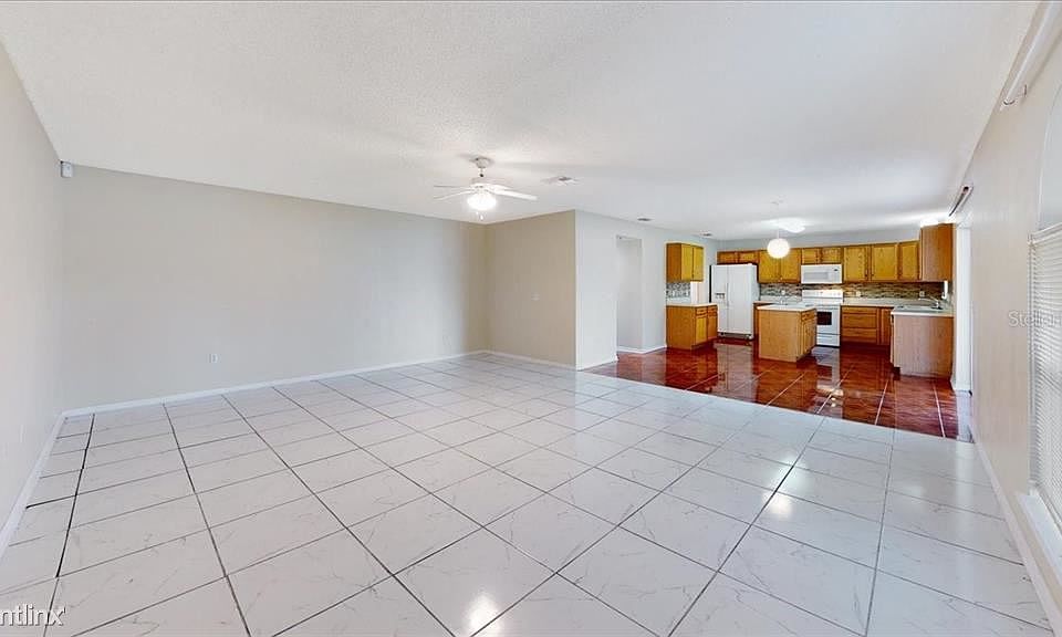 1st image of 5243R Sunset Canyon Dr