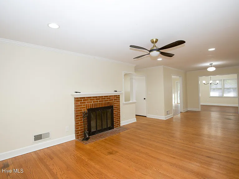 345 E New Hampshire Ave — Photo 8
