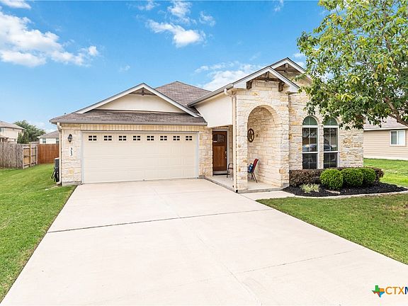 3rd image of 313 Creekview Way