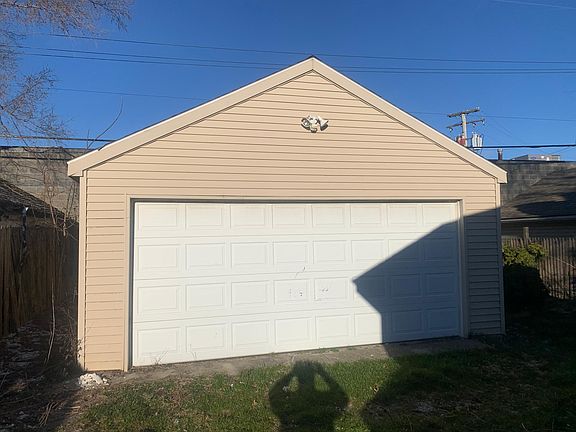 3rd image of 24 W End Ave