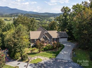 138 Lindsley Ct, Hendersonville, NC 28792