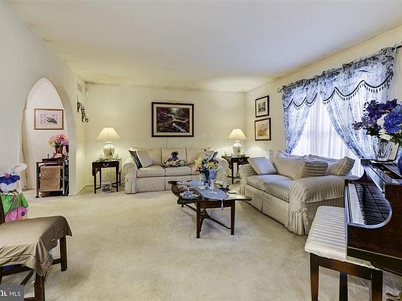 5th image of 3 Greentree Dr