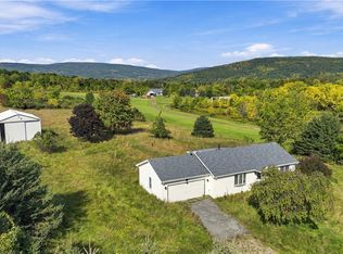 926 Mertz Rd, Middlesex, NY 14507