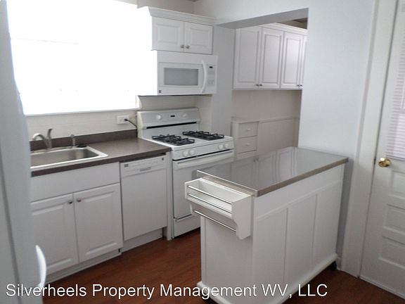 5th image of 1103 Jackson Ave APT 3
