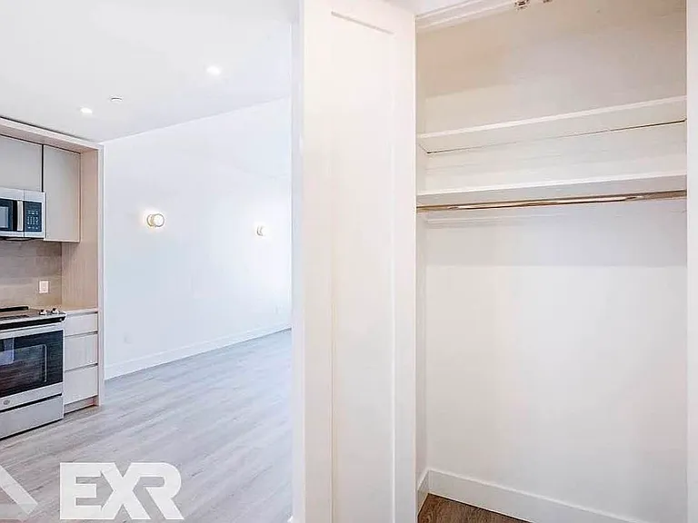 210 Clarkson Ave #703 — Photo 6