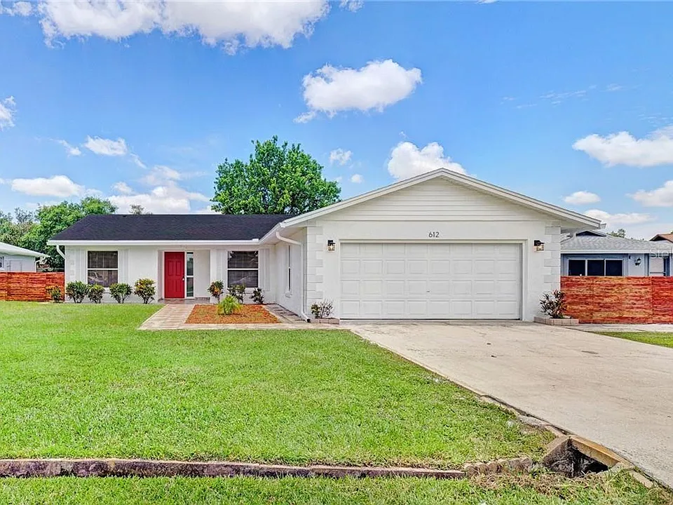 612 Estrada Ln