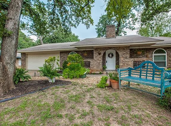 3rd image of 2834 Oak Forest Dr