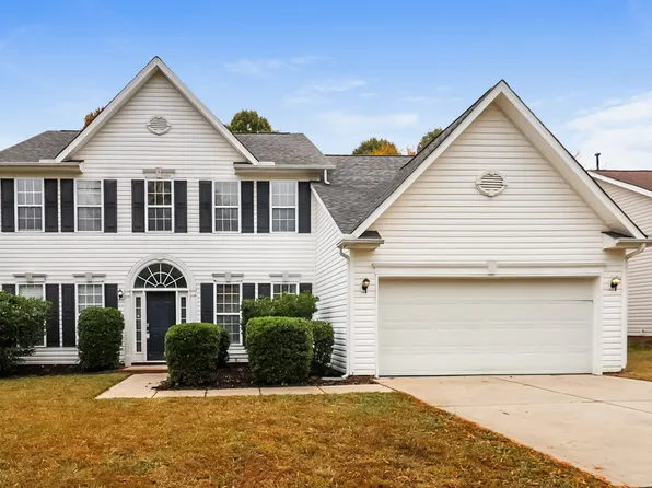 13514 Planters Row Dr, Charlotte, NC 28278