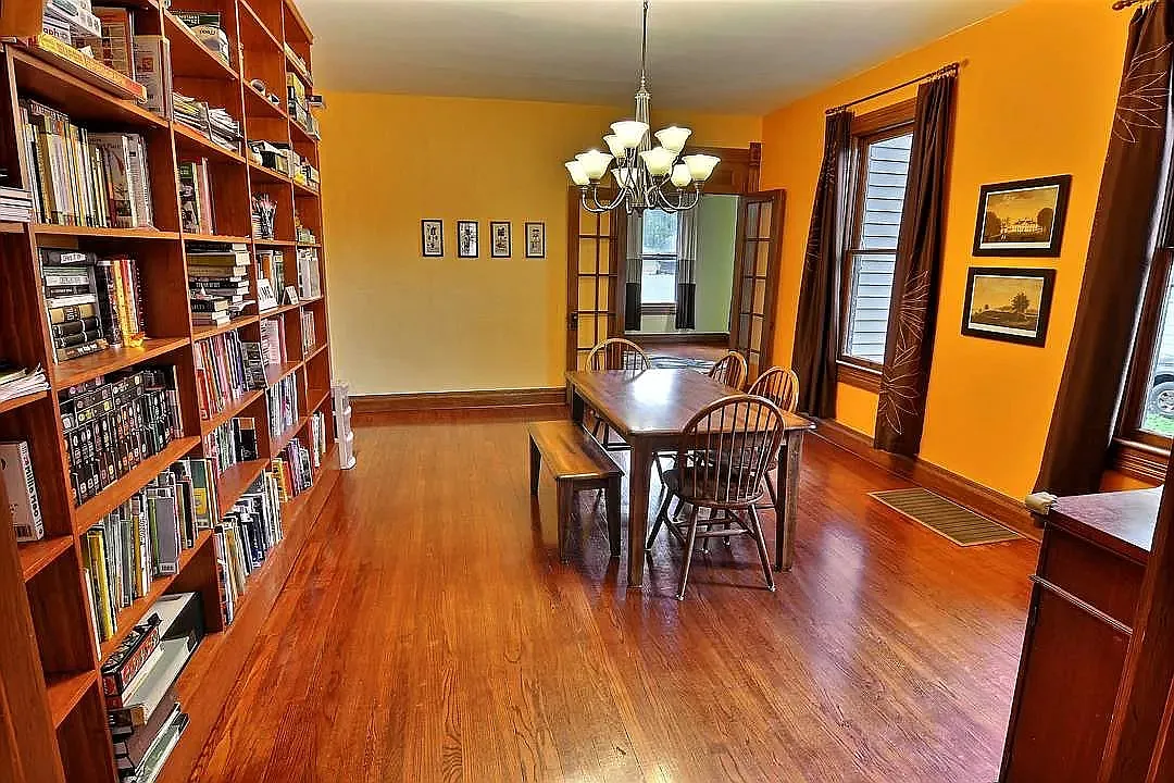 5 bed, 4721 sqft, $1,000 — Photo 4