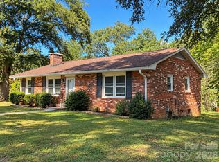 697 Island Ford Rd, Forest City, NC 28043