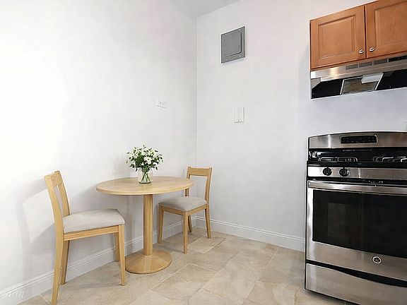3rd image of 34-12 32nd St Unit 4E