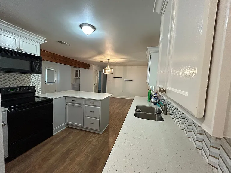 2080 Jerlyn Dr — Photo 16