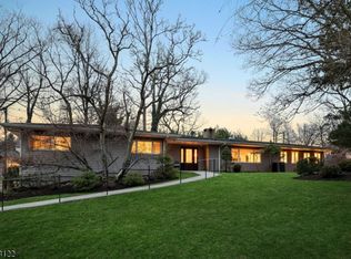 10 Oak Cres, Little Falls, NJ 07424