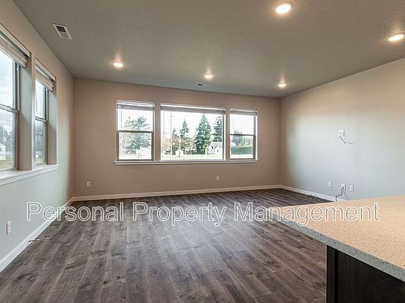 3rd image of 8715 NE 43rd Pl