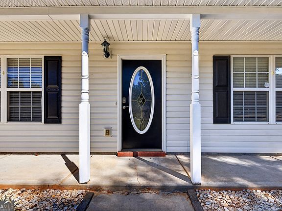 4th image of 316 Cobb Ct