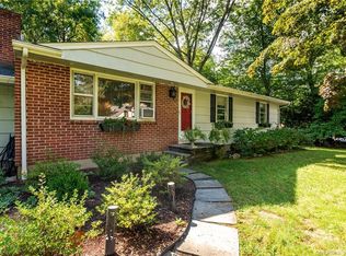 2 Creeping Hemlock Dr, Norwalk, CT 06851