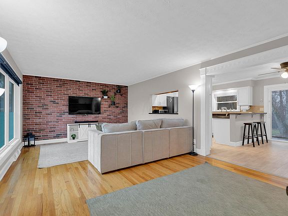 2nd image of 3796 Pamela Dr