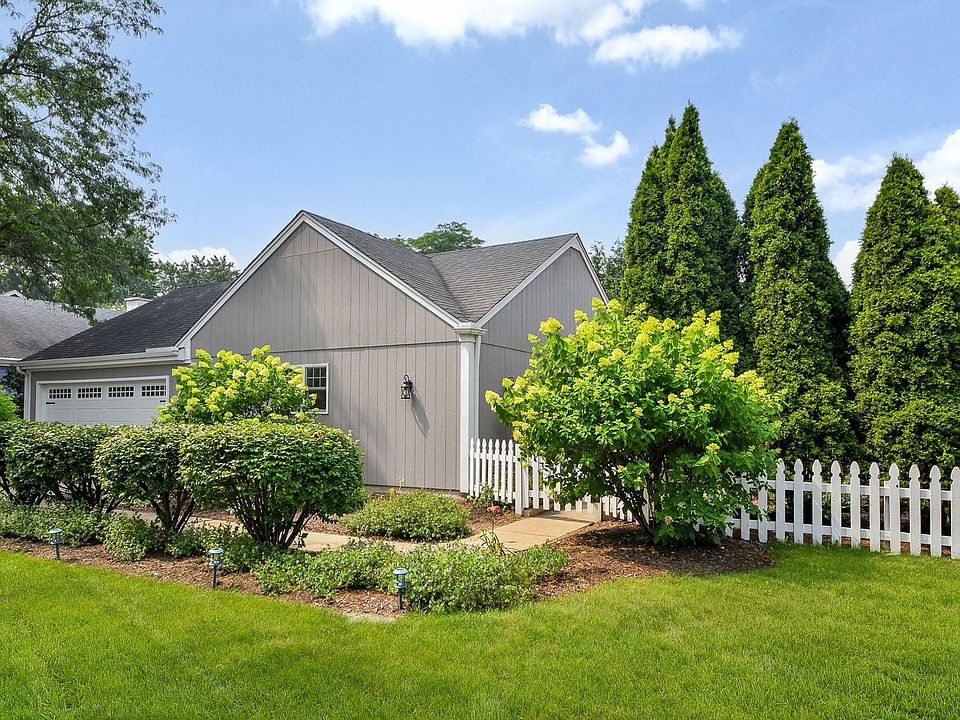 1st image of 925 Churchill Dr
