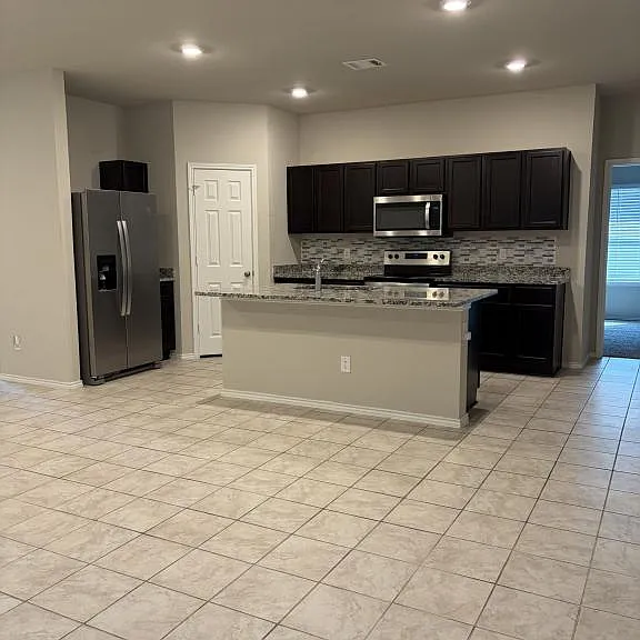 5106 Vivien St — Photo 3