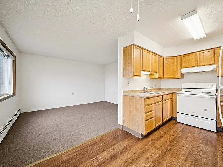 903 Cook Ave — Photo 1