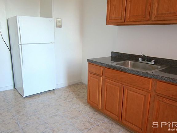 5th image of 2565 Colden Ave APT 2E