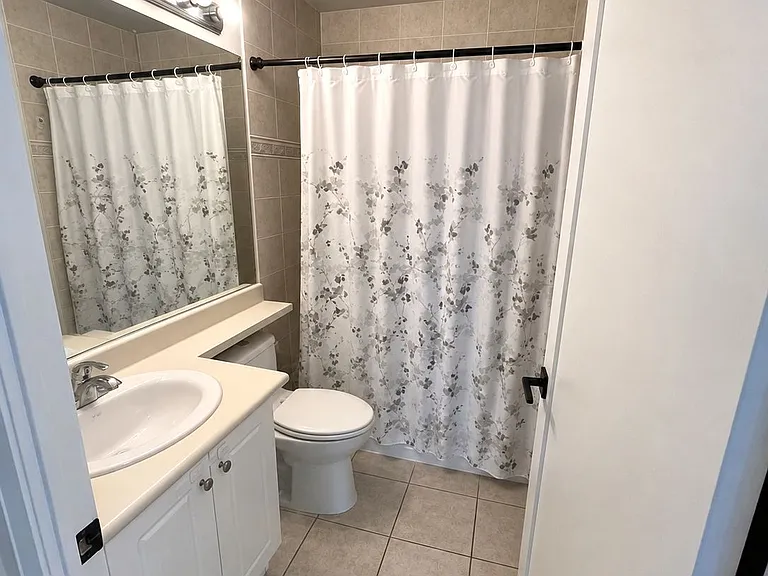 1359 Rathburn Rd E #408 — Photo 10
