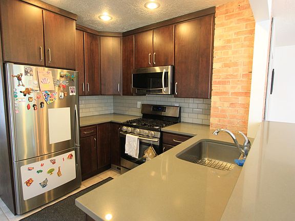 4th image of 1748 E Wilson Ave