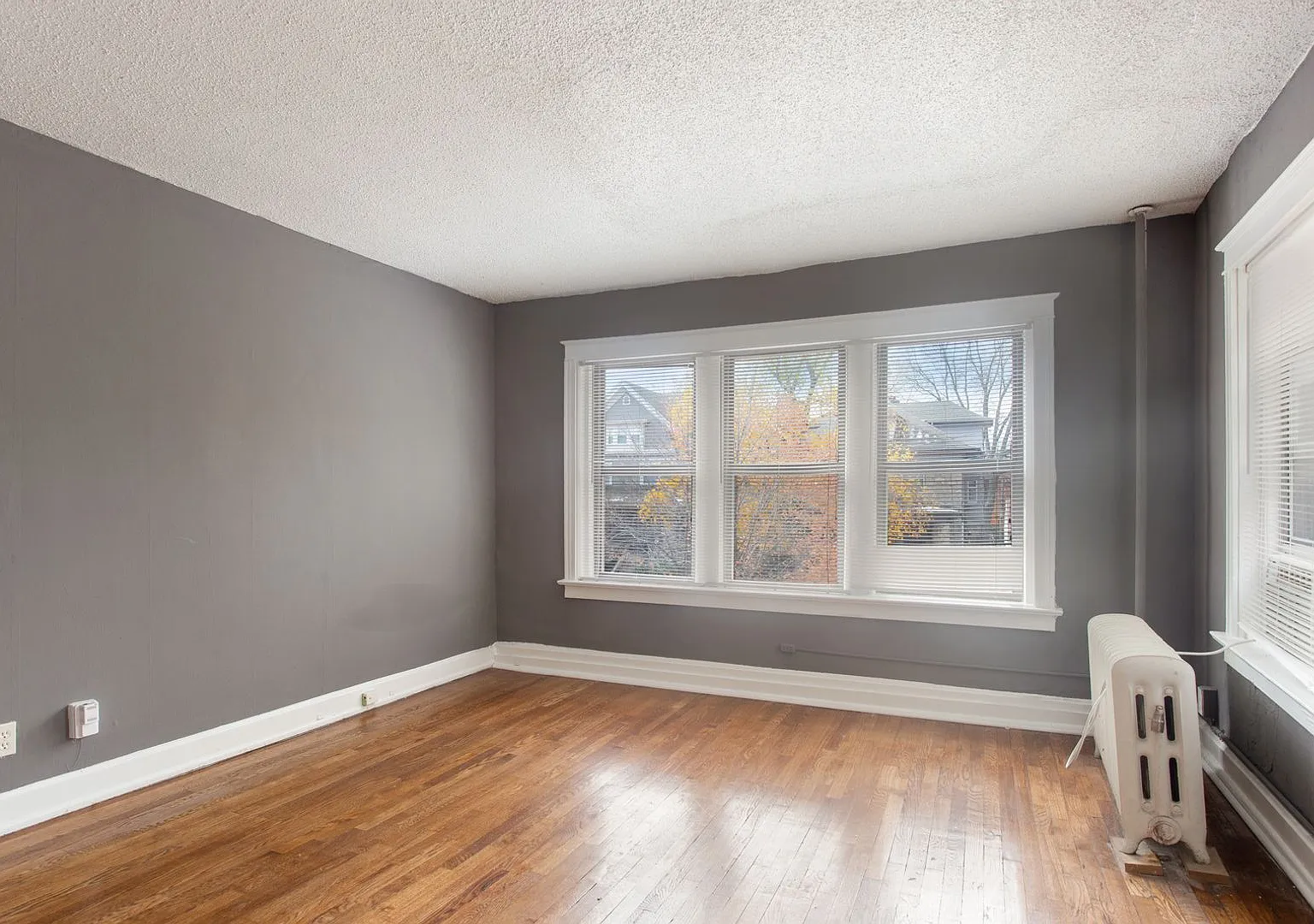 Valentine Apartments/Valentine 24 Apartments LLC — Photo 4