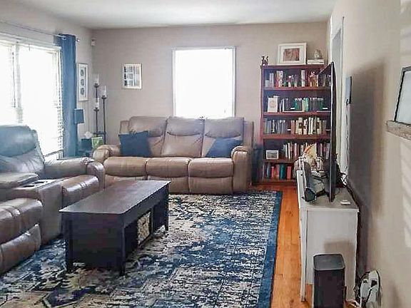 2nd image of 2109 Beverly Pl