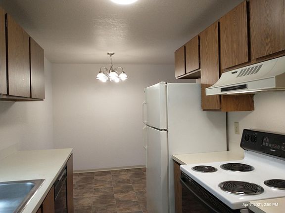 3rd image of 14033 32nd Ave NE APT 305