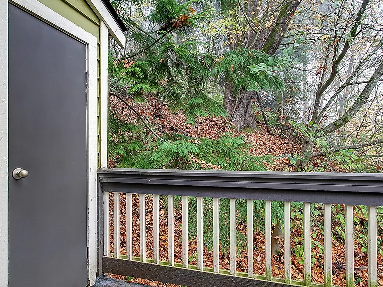 Elevation — Photo 14