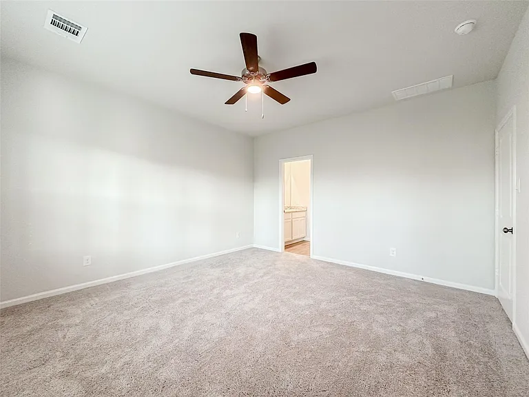 52 Valiant Ridge Trl — Photo 27