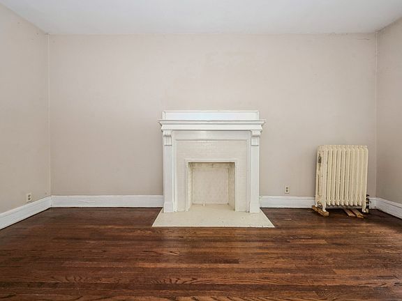 2nd image of 5046 S Blackstone Ave #2