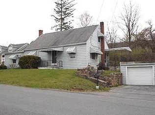 210 Limerock Ter, State College, PA 16801