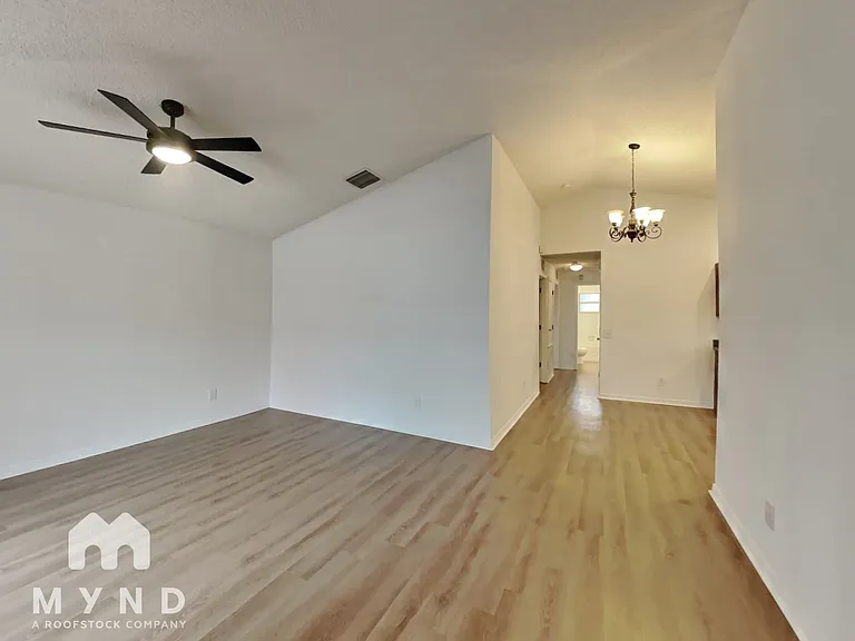 2904 N Massachusetts Ave — Photo 5
