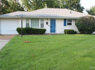 165 Maple Dr, Florissant, MO 63031