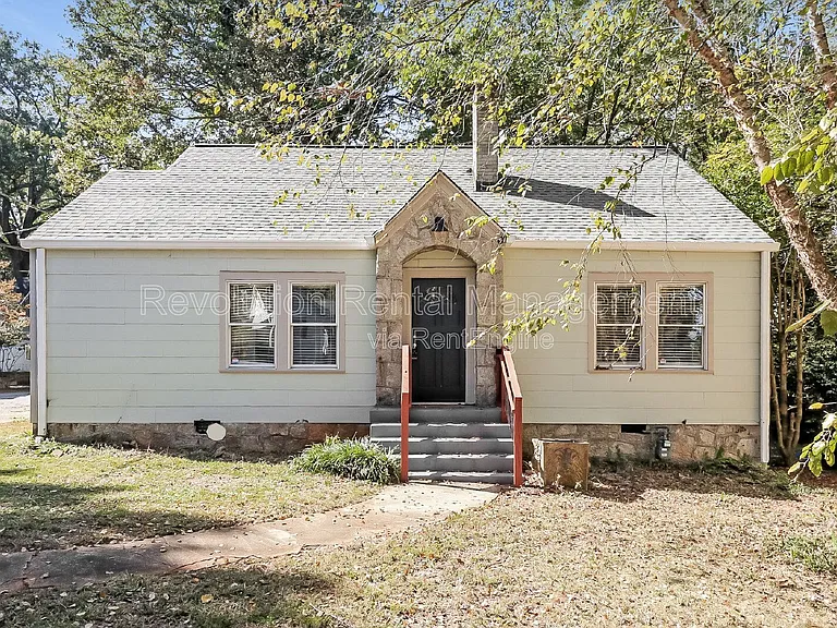371 Haas Ave SE — Photo 1