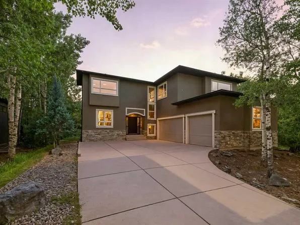62 NE Posthill Dr SW, Calgary, AB T3H 0A8