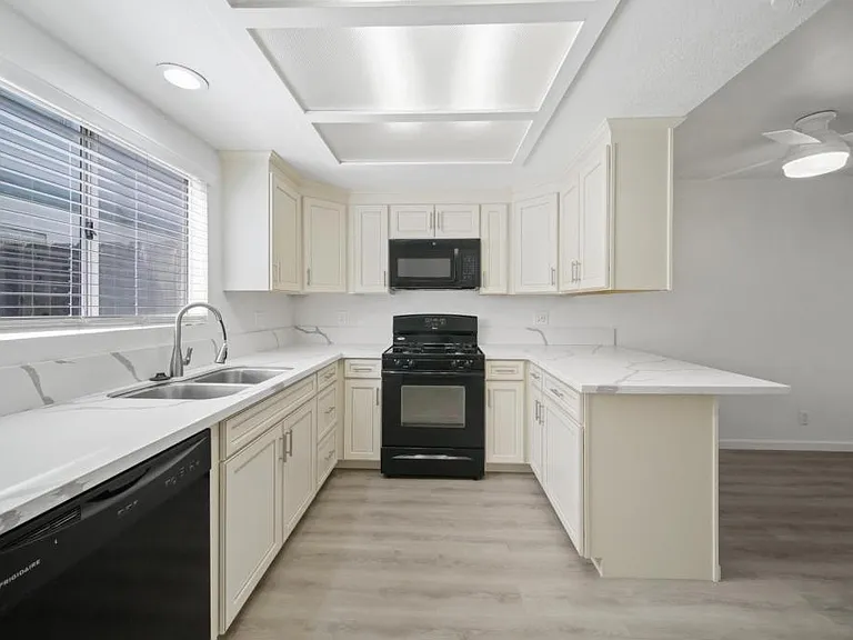 28611 Calle Del Lago #C — Photo 12