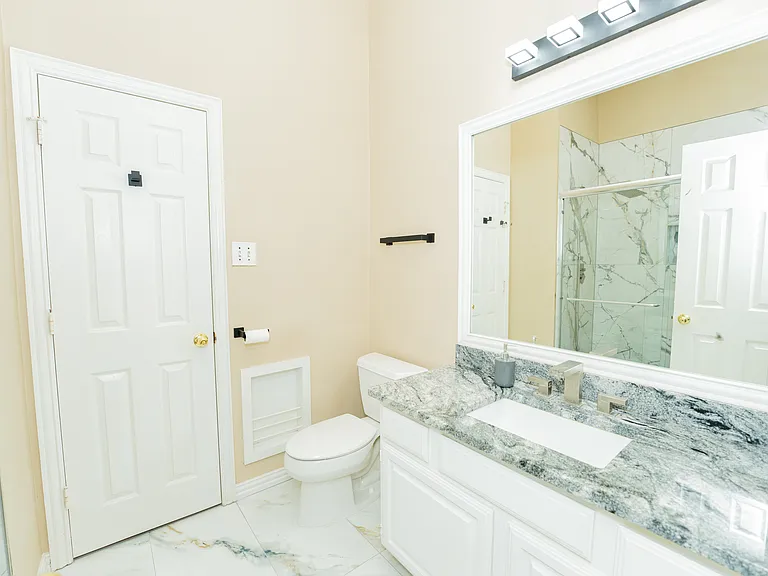 669 Nottingham Dr — Photo 9