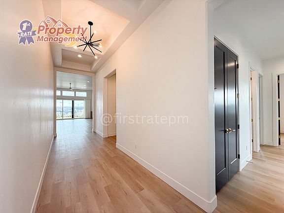 4th image of 3024 E Parulo Dr