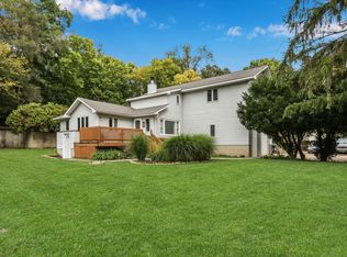 27630 W Rowe Ave, Spring Grove, IL 60081