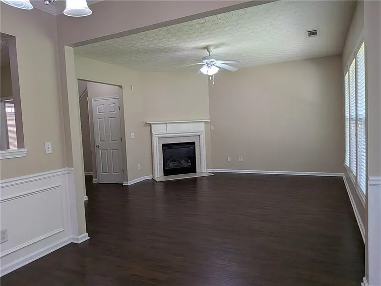 4624 Windale Dr — Photo 7